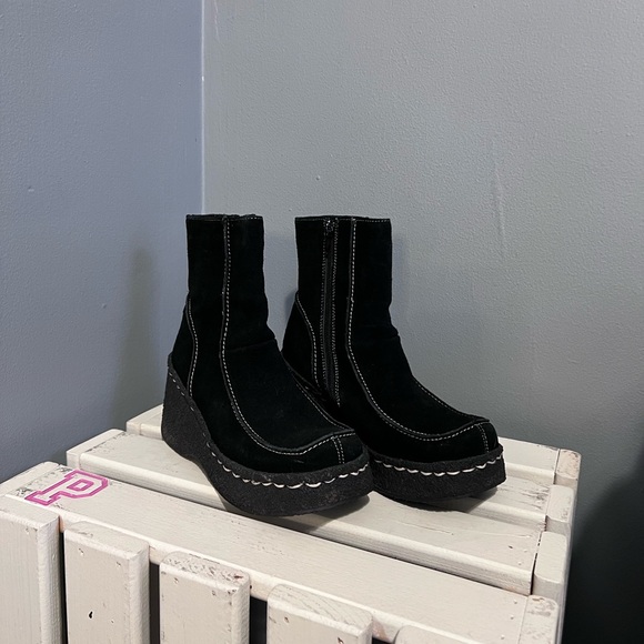 Ankle suede boots on a platform Yellow Box - Picture 1 of 5